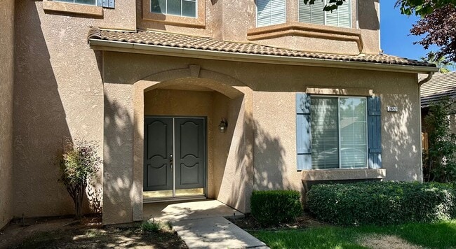 Photo - $2,795 Teague & Chestnut, 4 Bedroom Home -...