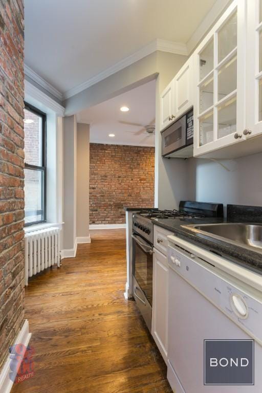 Building Photo - 432 E 13th St Unit 38 Rental