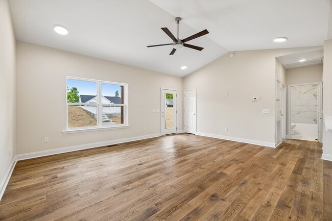 Photo - 553 Skyview Dr