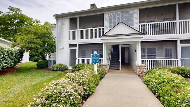 Building Photo - 2718 S Knightsbridge Cir Rental