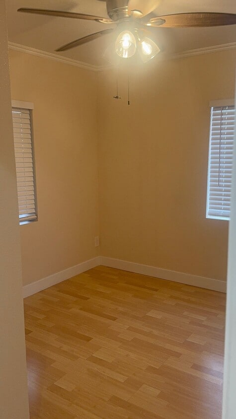 Photo - 5957 Fishburn Ave