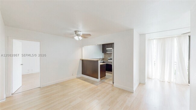 Building Photo - 17011 N Bay Rd Unit 516