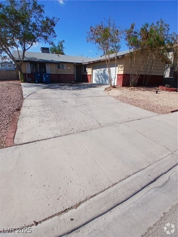 Building Photo - 4830 La Fonda Dr Rental