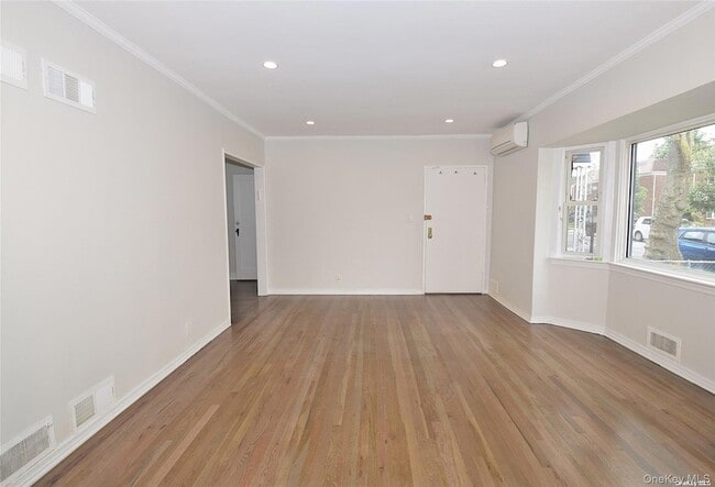 Photo - 75-03 197th St Unidad 1