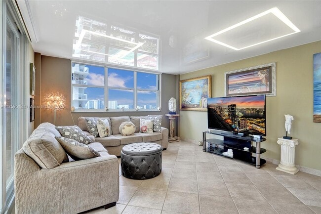 Building Photo - 1833 S Ocean Dr Unit 1402 Rental