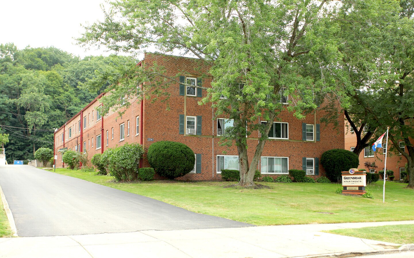 Greenbriar Apartments - Greenbriar Apartments