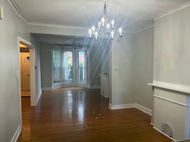 Building Photo - 2207 Bainbridge St Rental