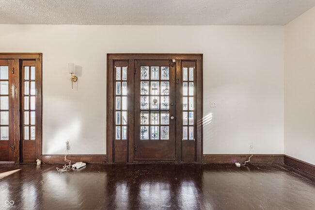 Photo - 1235 Tecumseh St