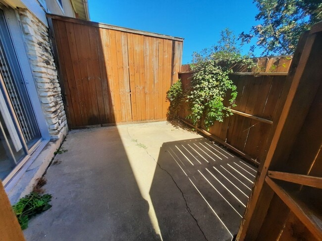 Photo - 7206 Creekside Dr