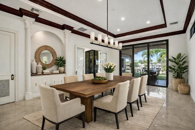 Photo - 2425 Fryer Point