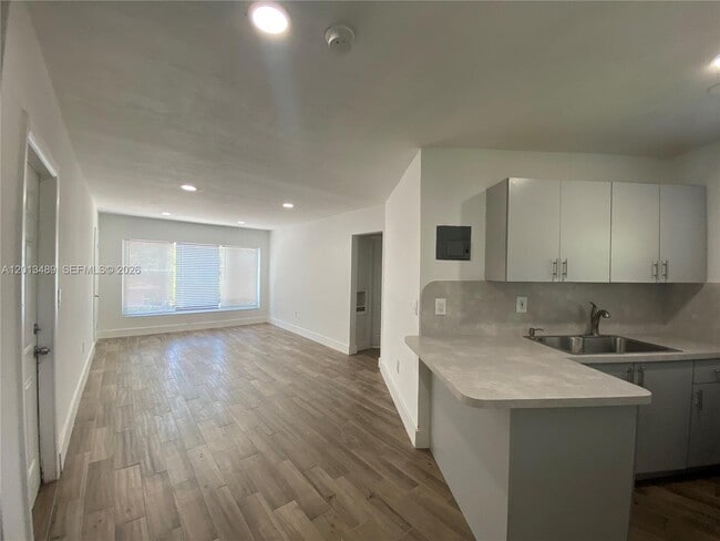 Building Photo - 1025 NE 78th St Unit 2
