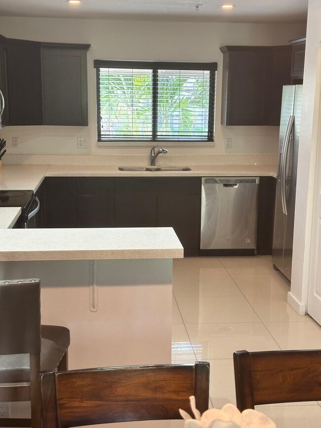 Photo - 1665 Cabot Ln Unit A2