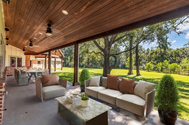 Building Photo - 3461 Pine Acres Dr