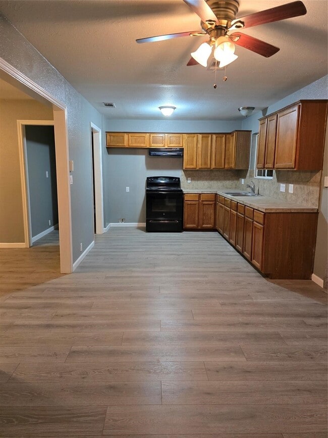 Photo - 9938 Kittrell St