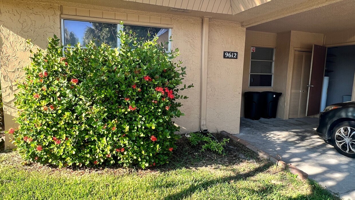 Waterfront, 2 bed 2 bath with boat dock an... - Waterfront, 2 bed 2 bath with boat dock an...