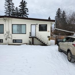 Building Photo - 2217 Pine St Unit C