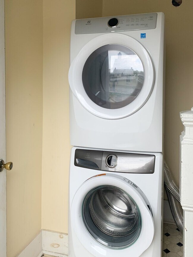 10 Leclair Ave Apartment Unit A Winooski, VT