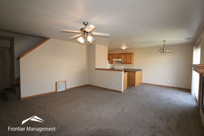 Building Photo - 908-910 Jackalope Unit 908 Jackalope Rental