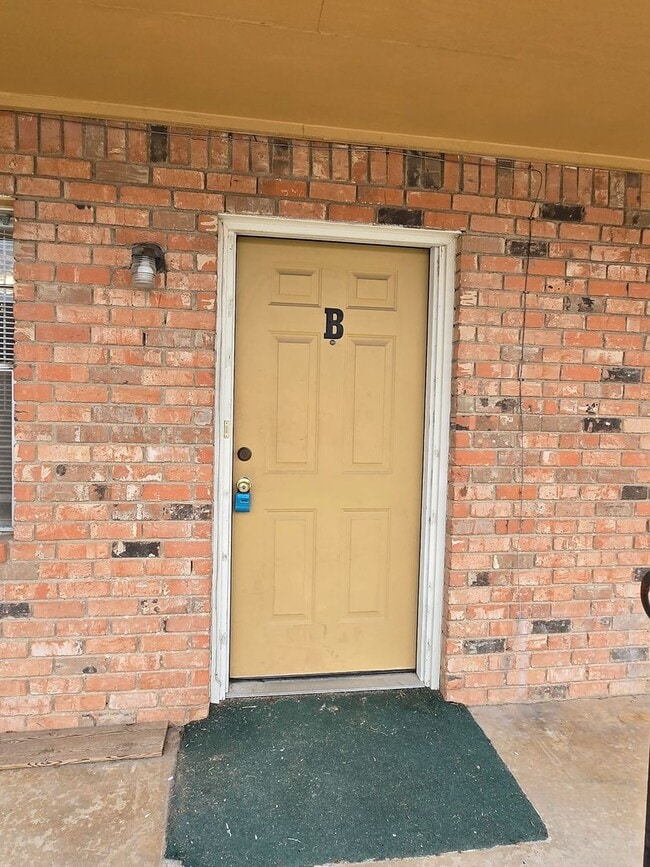 Building Photo - Water paid Unit B Rental