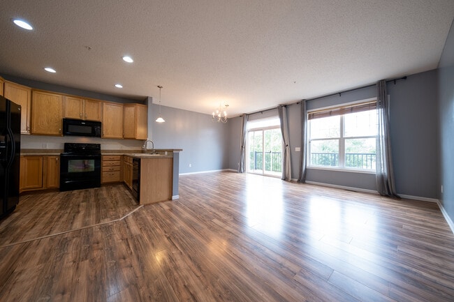 Photo - 11816 Emery Village Dr N