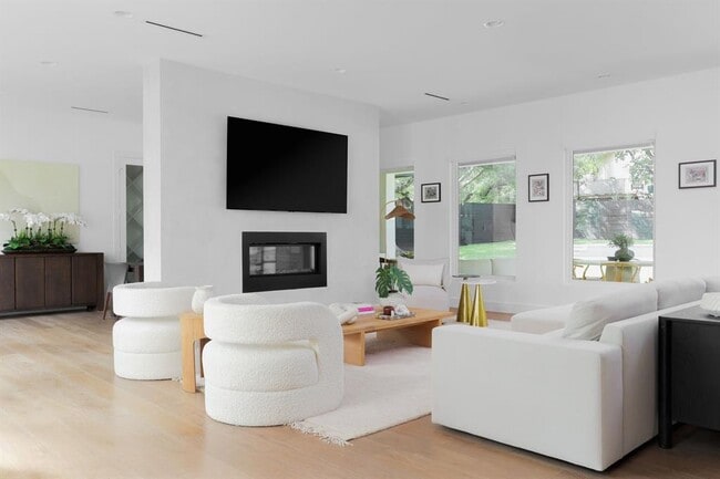 Photo - 1800 Bay Hill Dr