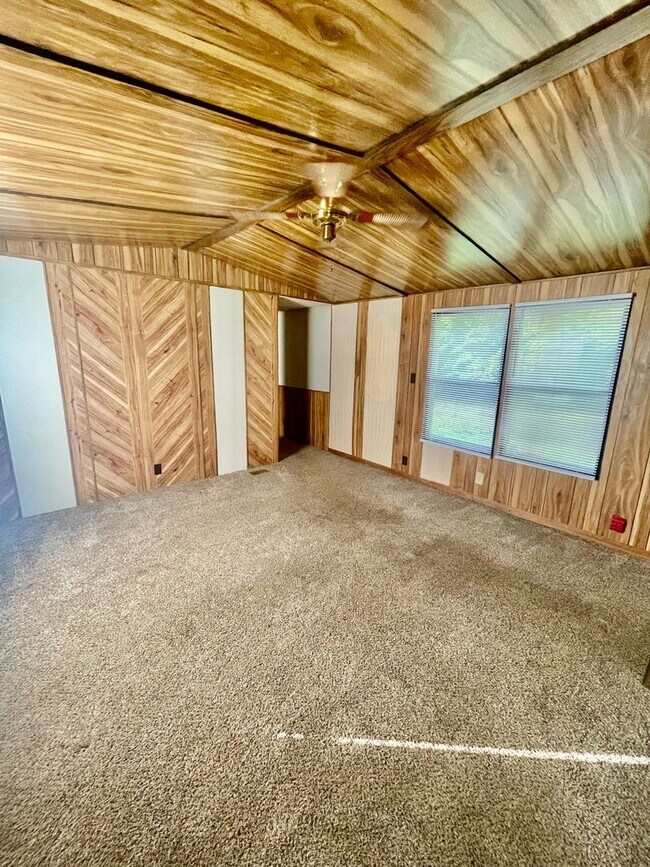Photo - Come take a look at this 2 bedroom 1 bath ...