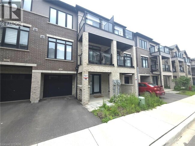 Photo - 585 Colborne St
