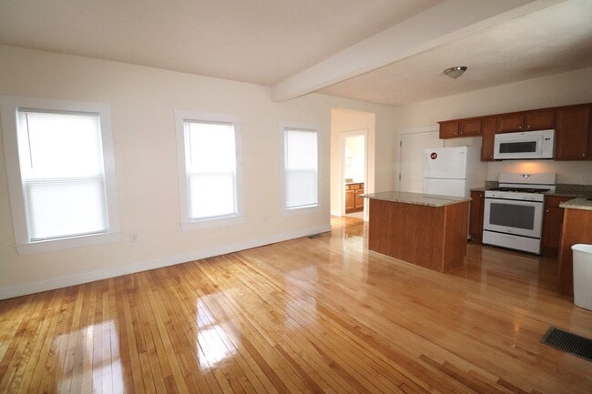 Photo - 66 Myrtle Ave Unit 2