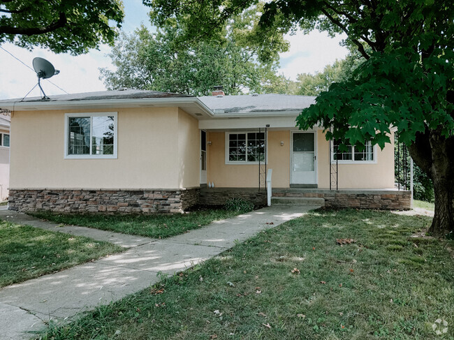 Building Photo - 33 Poplar Ter Rental