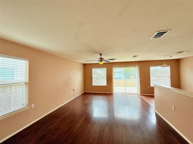 Photo - 5313 Hutchinson Dr