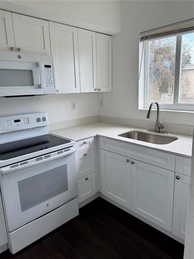 Building Photo - 8301 NW 4th Ave Unit 8301C