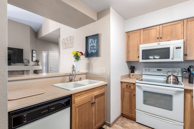 Building Photo - Resort-Style Living in the Heart of Scotts... Unit 2340 Rental