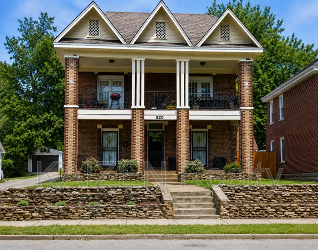 Building Photo - 820 Maury St Unit 2