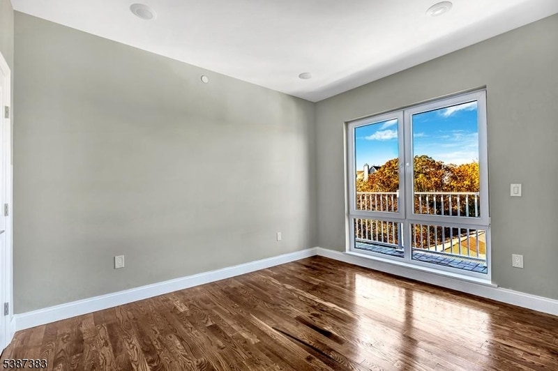 Photo - 318 Dixon Ave Unit 401