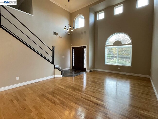 Photo - 1393 Arrowhead Ave