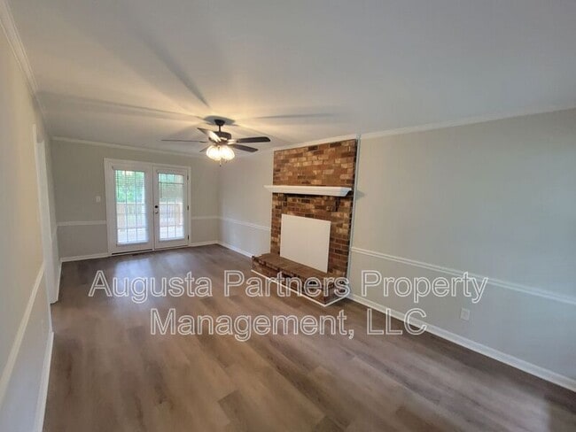 Photo - 165 Ashley Cir