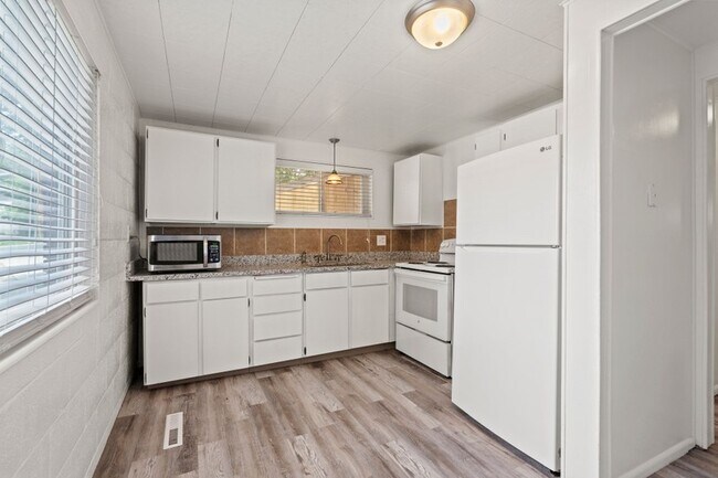 1590 Nicholls Rd Unit 1
