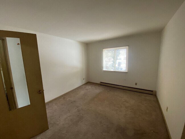 West Lake Cove Apartments