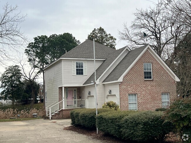 Building Photo - 8820 Canterbury Crest Ln Rental