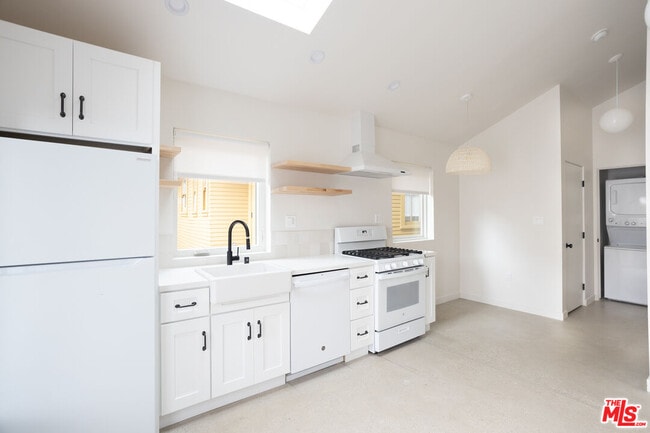 Photo - 4949 Sycamore Terrace