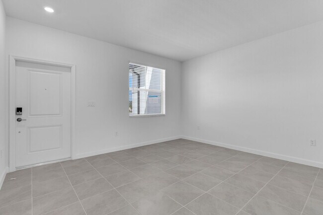 Photo - 2660 SE 28th St