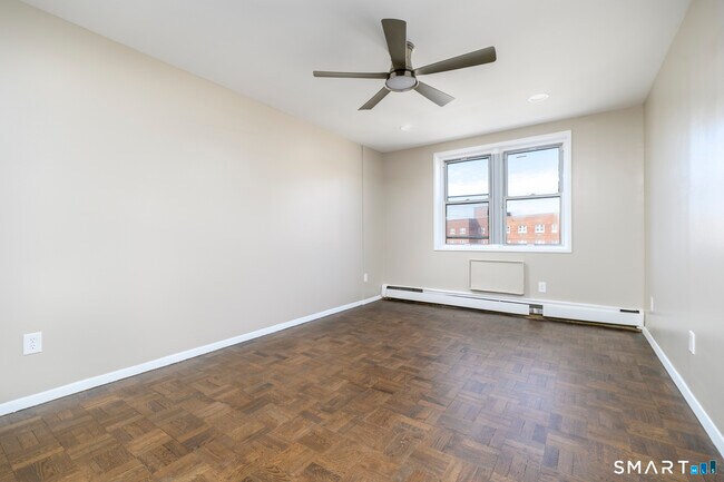 Photo - 140 Grove St Unit APT 5B