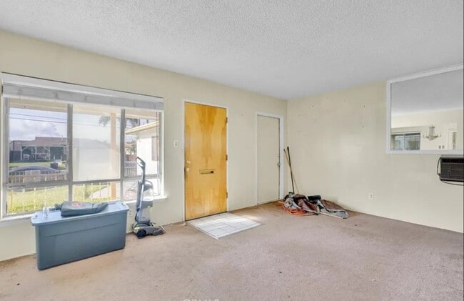 Photo - 1105 W 156th St