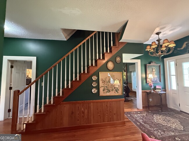 Photo - 1663 Thompson Ln