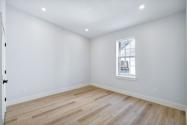 Photo - 3433 Lancaster Ave