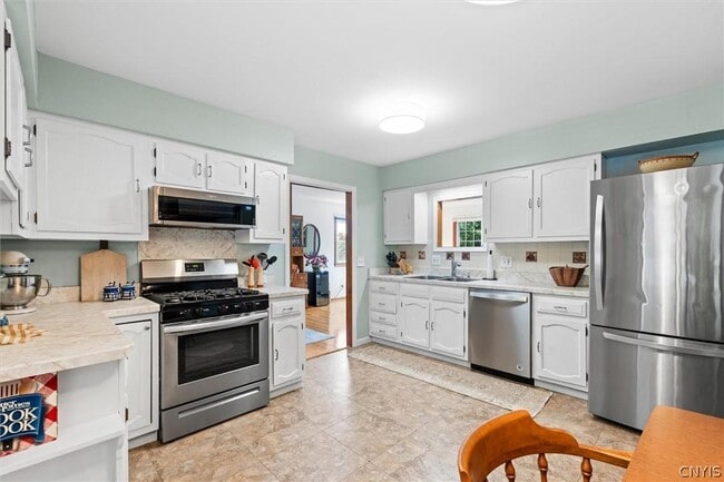 Photo - 709 Winkworth Pkwy