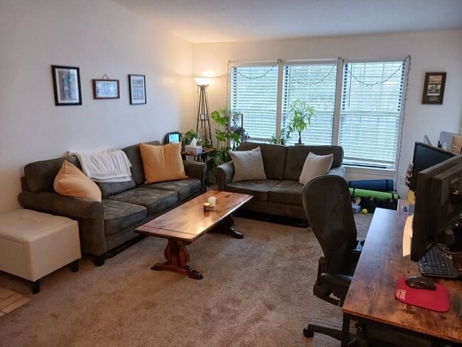 Photo - 10 Squire Ct Unit 8