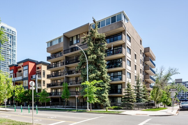 Building Photo - 1033 15 Av SW Unit 204
