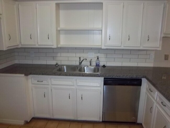 Photo - 4819 73rd St