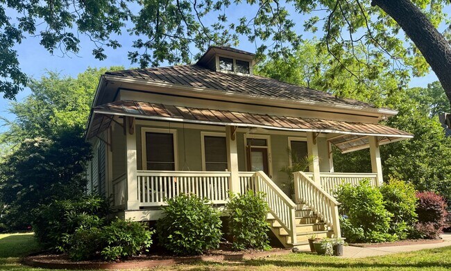 Beautiful Three Bedroom on Boulevard Heights - Beautiful Three Bedroom on Boulevard Heights House
